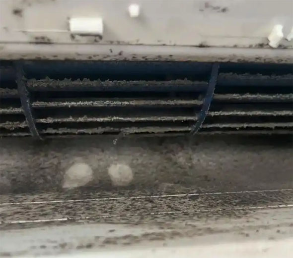 长沙市空调吹的风有股烧焦味是怎么回事